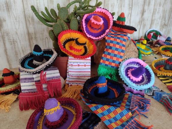 Kit Lembrança Mexicana Chapéu e Poncho