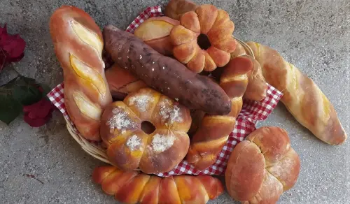 Pães artesanais em tecido