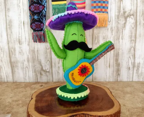 Cacto Mexicano com Guitarra e Sombreiro