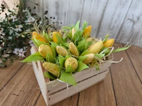 Caixote com Mini Espigas de Milho