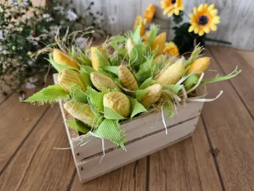 Caixote com Mini Espigas de Milho