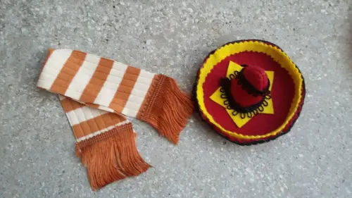 Kit Lembrança Mexicana Chapéu e Poncho