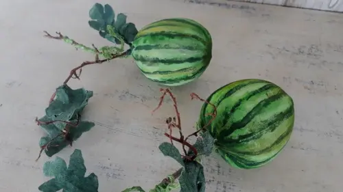 Mini Melancia em Tecido Pintada a Mão