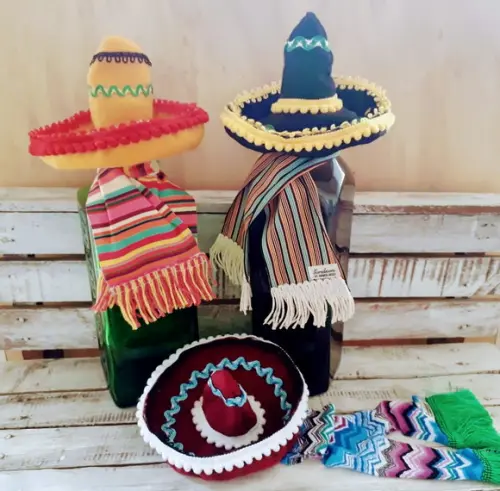 Poncho e Sombrero Garrafas Festa Mexicana Kit 03 Unidades