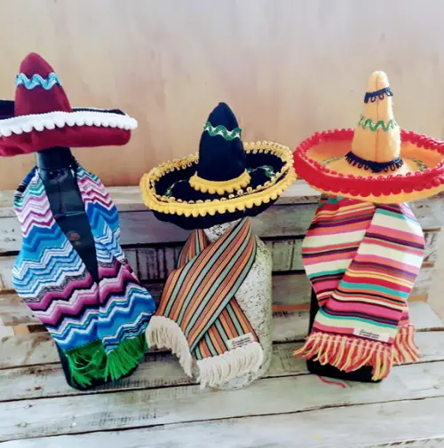 Poncho e Sombrero Garrafas Festa Mexicana Kit 03 Unidades