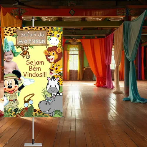 Banner Mickey Safari com Foto da Criança (para Uso Interno)