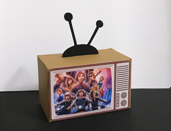 Caixa Tv Stranger Things - Kit 12u