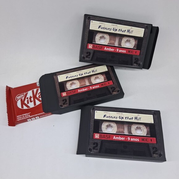 Caixinha Fita K7 para Kit Kat Festa Stranger Things