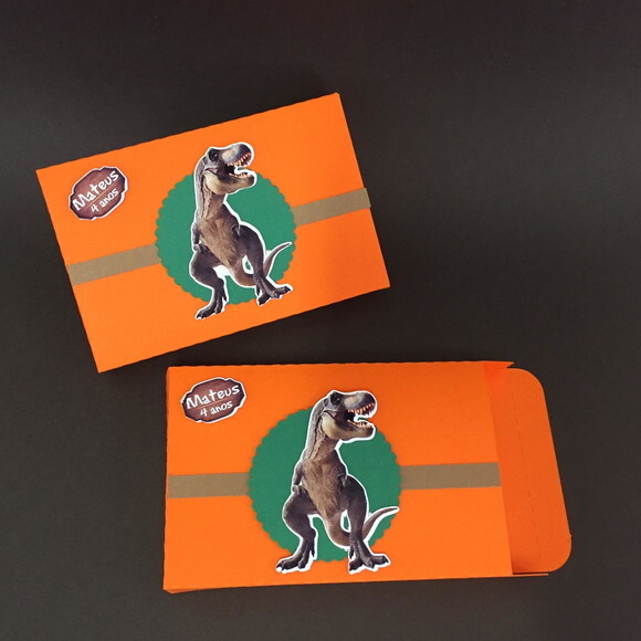 Caixinha Kit Kat Dinossauro