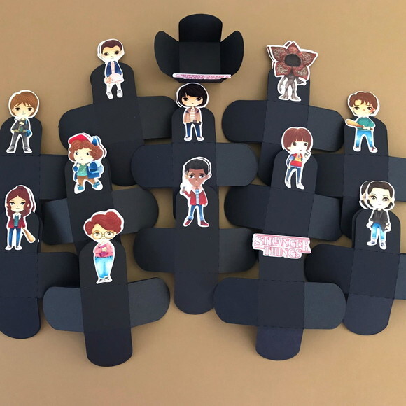 Forminha Stranger Things - Kit 50u