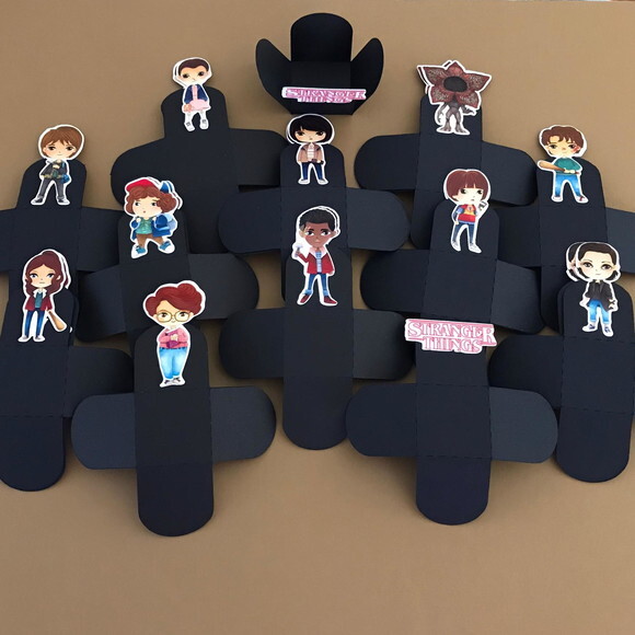 Forminha Stranger Things - Kit 50u