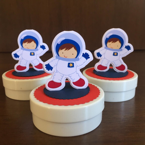 Latinha Astronauta 3D