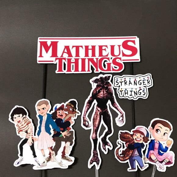 Topo de Bolo Stranger Things