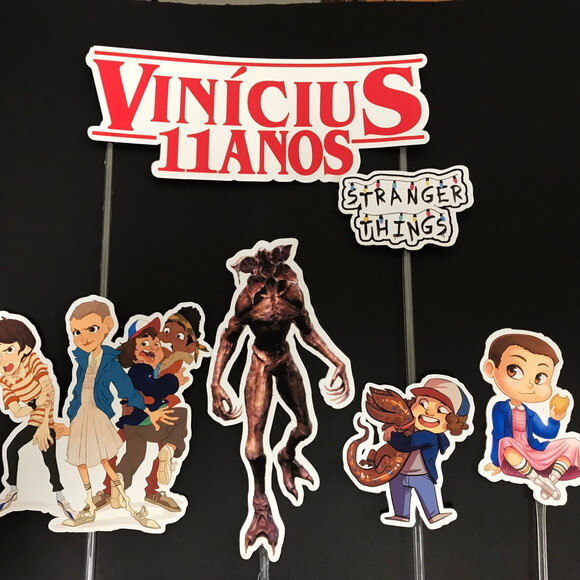 Topo de Bolo Stranger Things