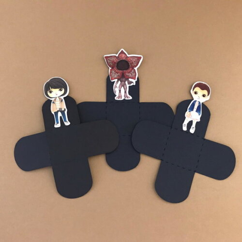 Forminha Stranger Things - Kit 50u