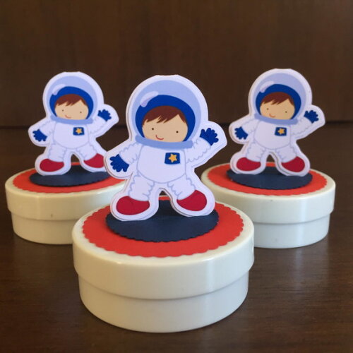 Latinha Astronauta 3D