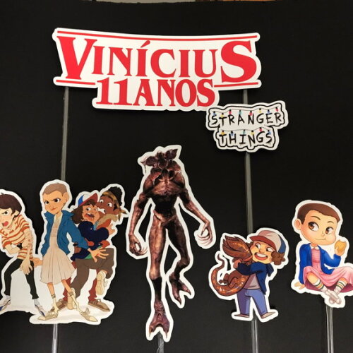 Topo de Bolo Stranger Things