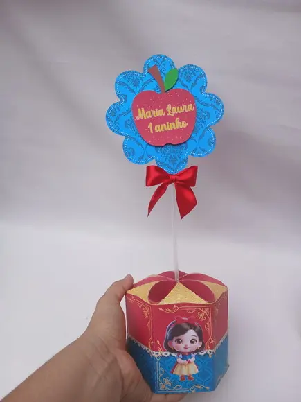 Kit com Centro de Mesa/caixa Milk e Pirâmide