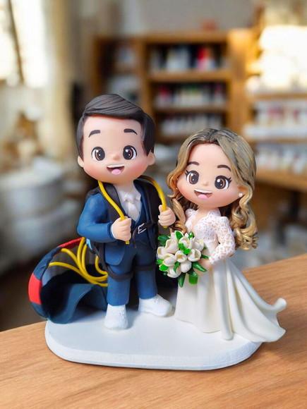 Topo de Bolo Casamento Noivinhos Paraquedistas Personalizado