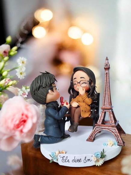 Topo de Bolo Casamento Noivinhos Torre Eiffel Biscuit