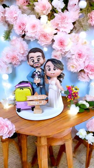Topo de Bolo Casamento Noivinhos Malas Viagem Lua de Mel