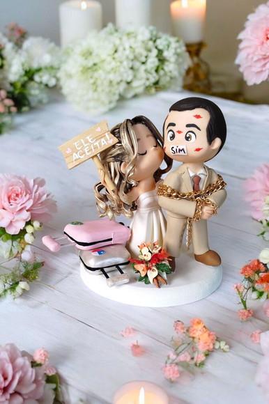 Topo de Bolo Casamento Noivo Amordaçado Acorrentado