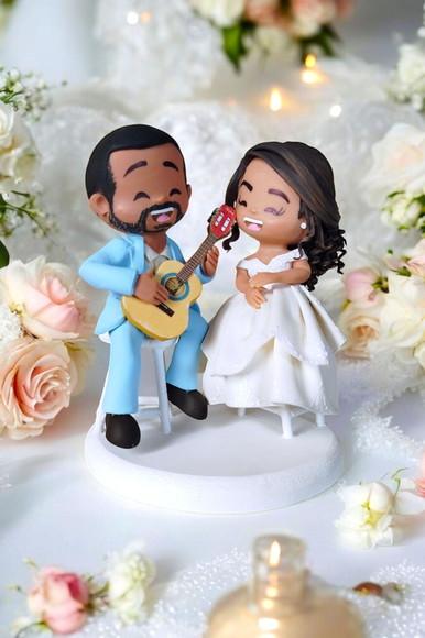 Topo de Bolo Casamento Noivinhos Cavaquinho
