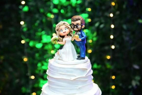 Topo de Bolo Casamento Noivinhos Apaixonados Plus Size