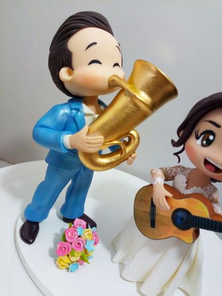 Topo de Bolo Personalizado Noivinhos Músicos