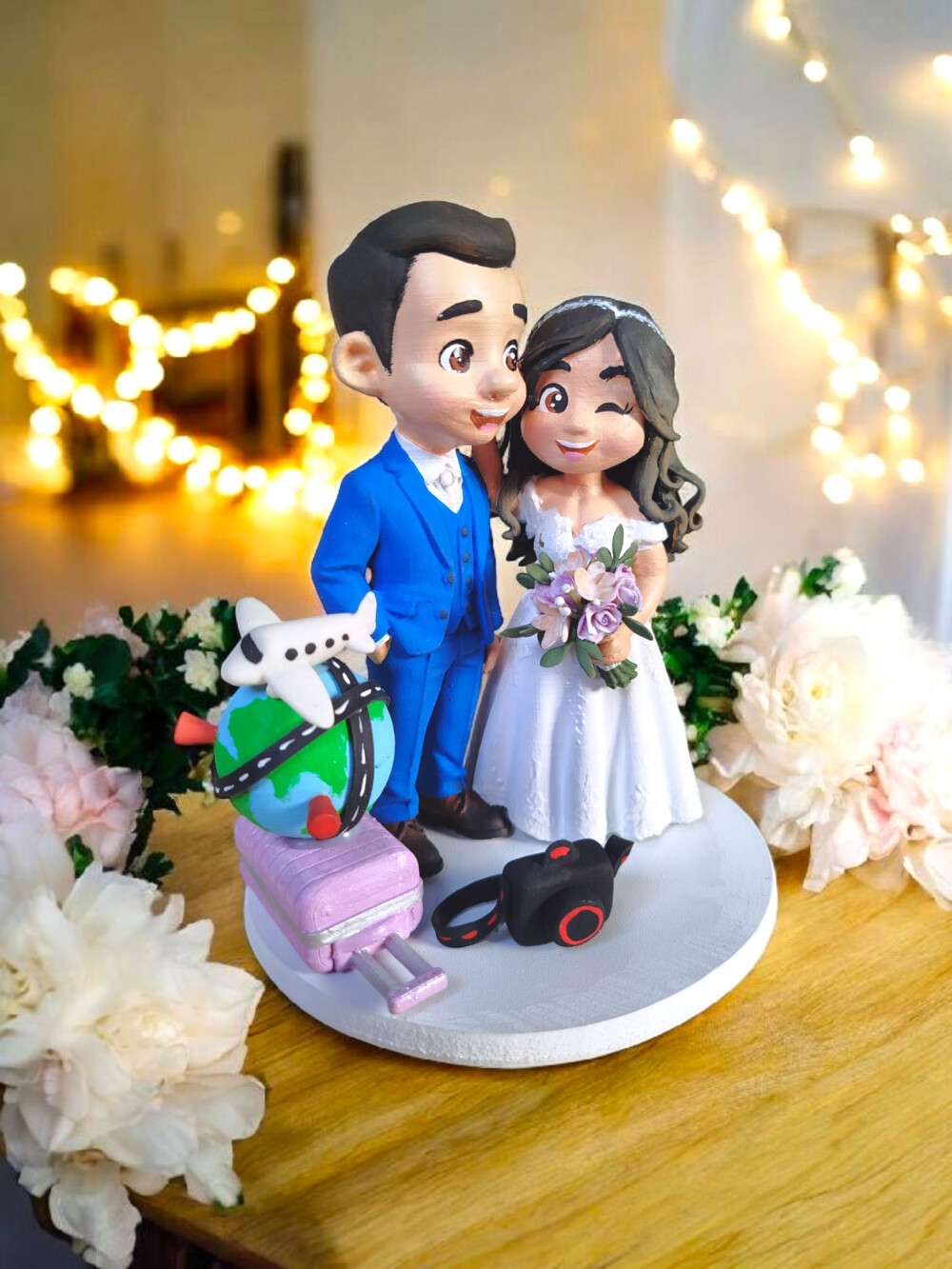 Topo de Bolo Casamento Noivinhos Viagem Biscuit 3d