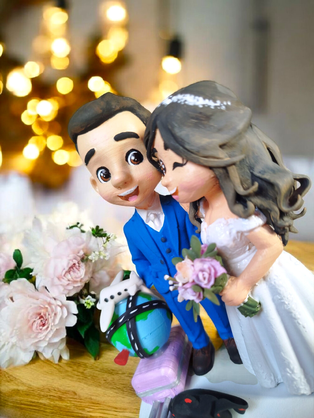 Topo de Bolo Casamento Noivinhos Viagem Biscuit 3d