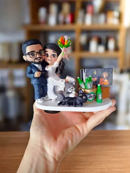 Topo de Bolo Casamento Noivinhos Jogando Vídeo Game Biscuit
