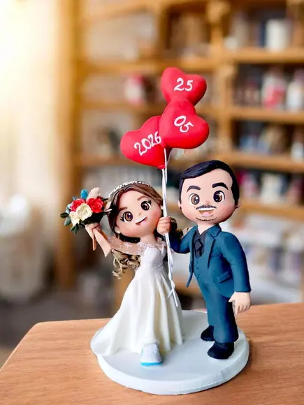 Topo de Bolo Casamento Balões Coração Noiva Tênis Biscuit