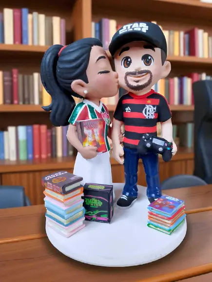 Topo de Bolo Casamento Noivinhos Time Livros Filmes