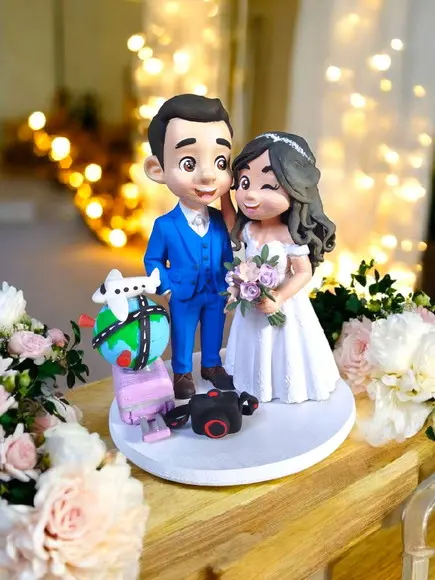 Topo de Bolo Casamento Noivinhos Viagem Biscuit 3d
