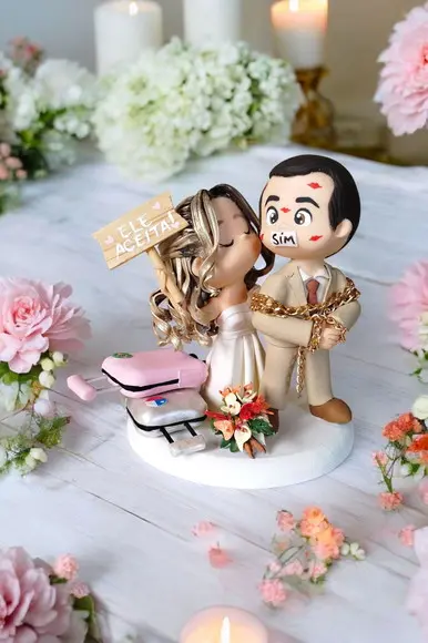 Topo de Bolo Casamento Noivo Amordaçado Acorrentado
