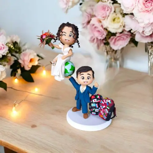 Topo de Bolo Casamento Noivinhos Viagem Lua de Mel