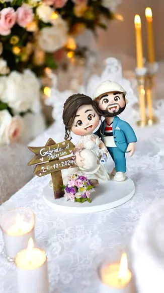 Topo de Bolo Casamento Noivos Engenheiros Arquiteto Biscuit