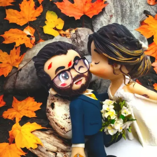 Topo de Bolo Casamento Noivinhos se Beijando Biscuit