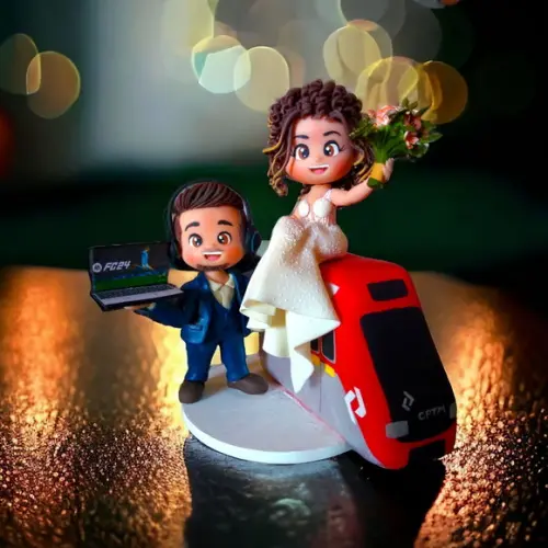 Topo de Bolo Casamento Noivinhos no Trem