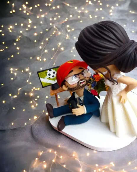 Topo de Bolo Casamento Noivo Jogando Videogame Futebol