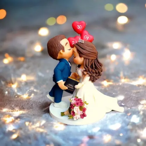 Topo de Bolo Casamento Noivos se Beijando com Bíblia Balões