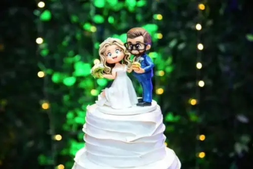 Topo de Bolo Casamento Noivinhos Apaixonados Plus Size
