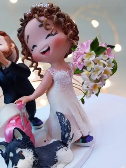 Topo de Bolo Casamento Tênis Trompete Engenharia Viagem