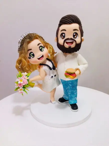 Topo de Bolo Casamento Noivinhos com Hambúrguer Casamento no