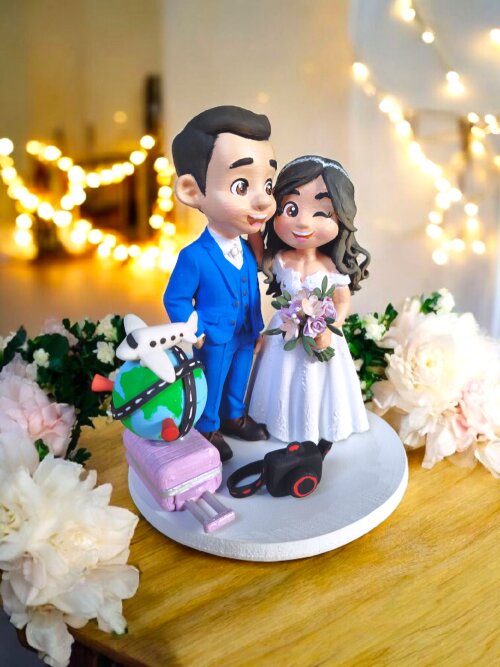 Topo de Bolo Casamento Noivinhos Viagem Biscuit 3d