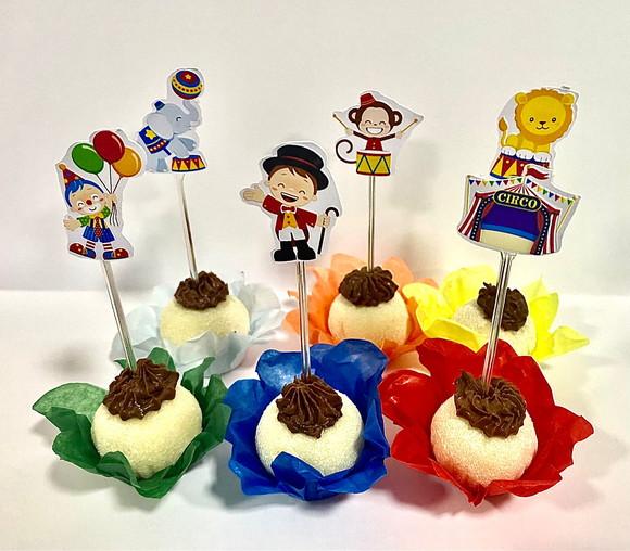 Forminhas Circo e Toppers
