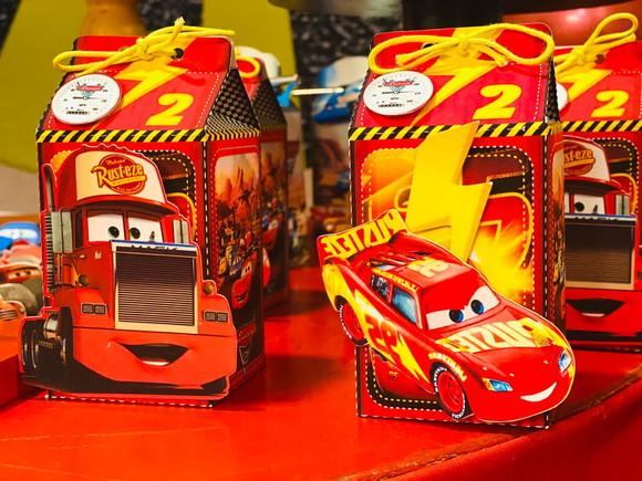 lembrancinhas carros disney - 10 unidades