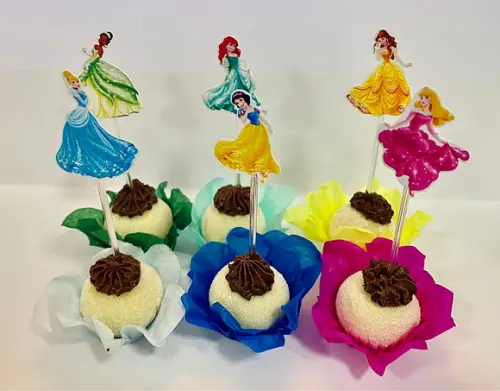 Forminhas Princesas Luxo de Seda e Toppers