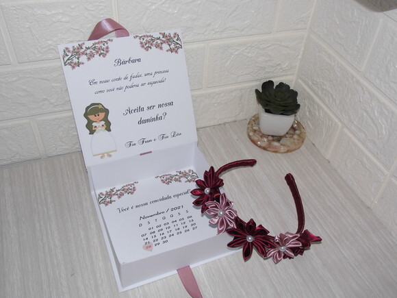 Caixa Convite com Tiara para Florista ou Daminha